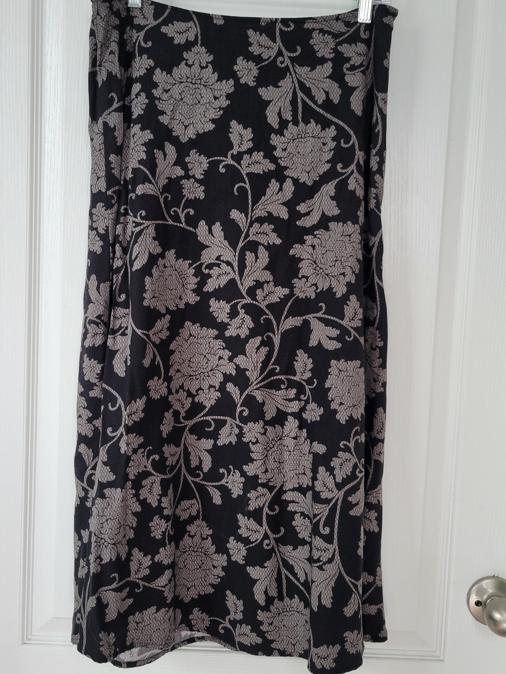 Croft & Barrow Black & Taupe Floral Damask Midi A-line Skirt 100% Rayon Size 10